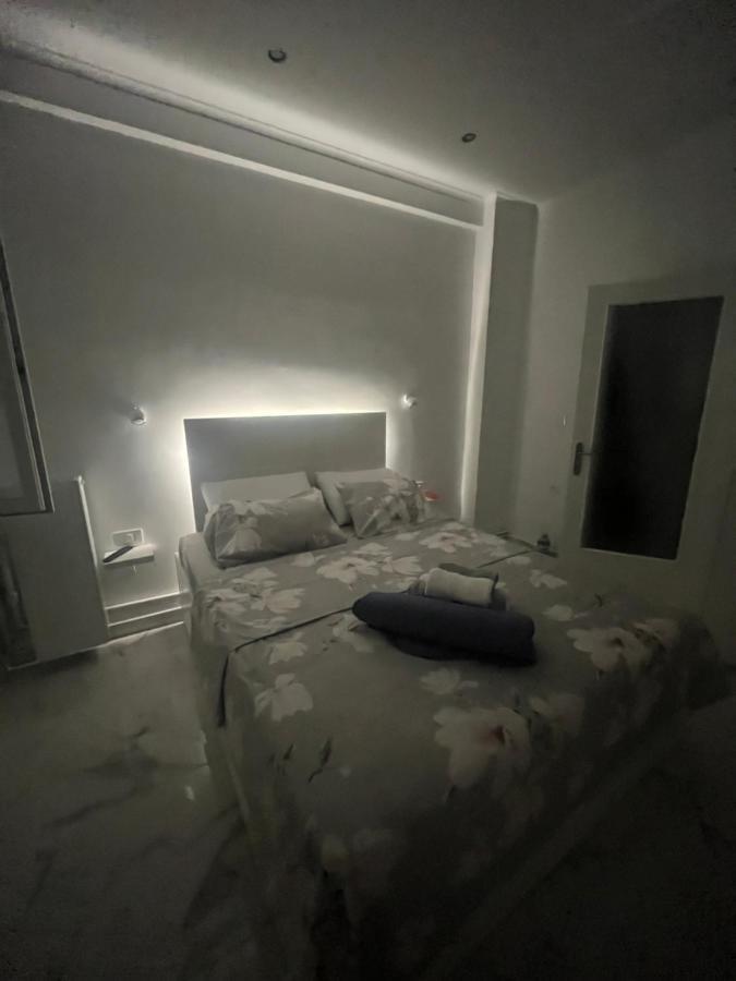 White Apartment Athens Atenas Exterior foto