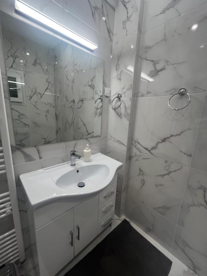 White Apartment Athens Atenas Exterior foto