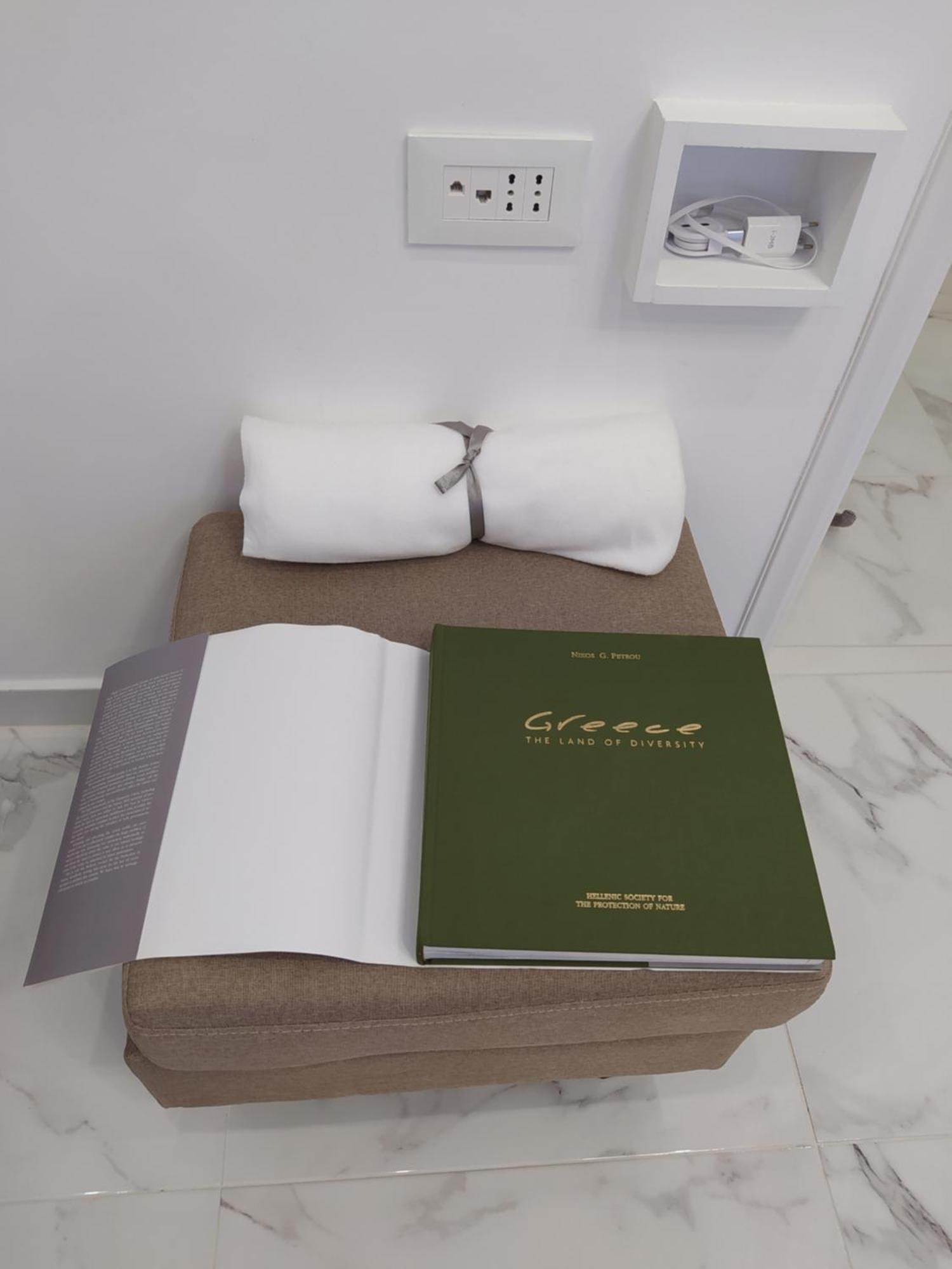 White Apartment Athens Atenas Exterior foto